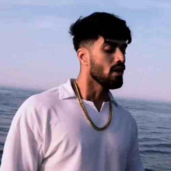 دانلود آهنگ اون همه عشق و علاقم بهت کم شد ریمیکس